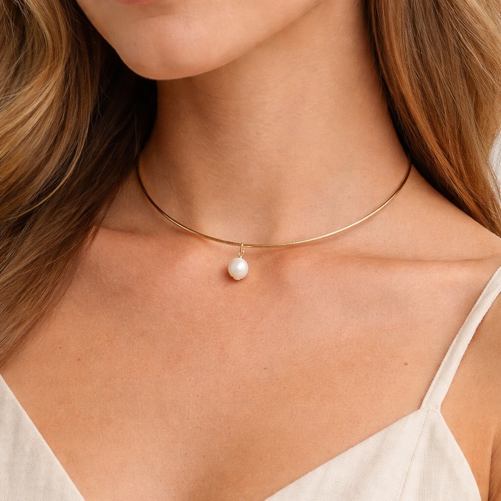 Choker Necklace with Classy Pearl Pendant